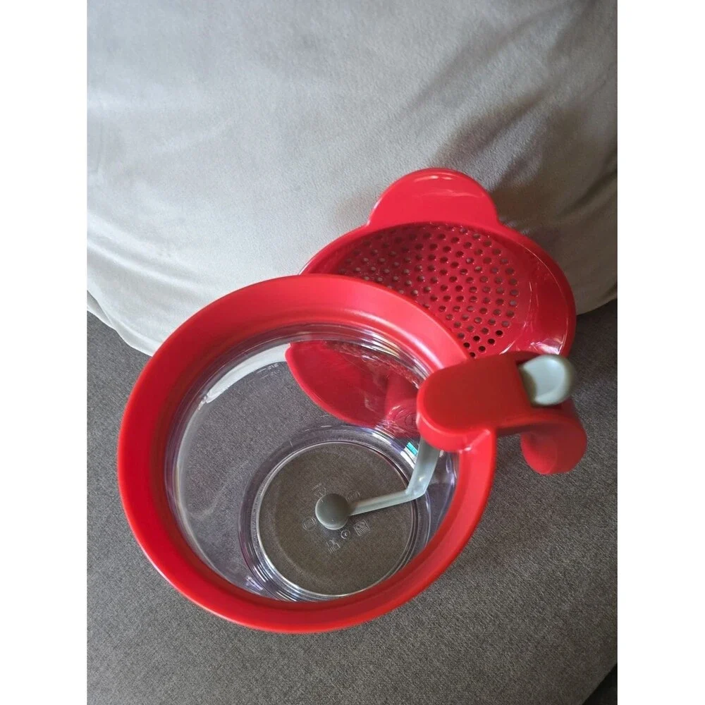 Henning Lee 4-Cup Gravy and Fat Separator - Clear grey red